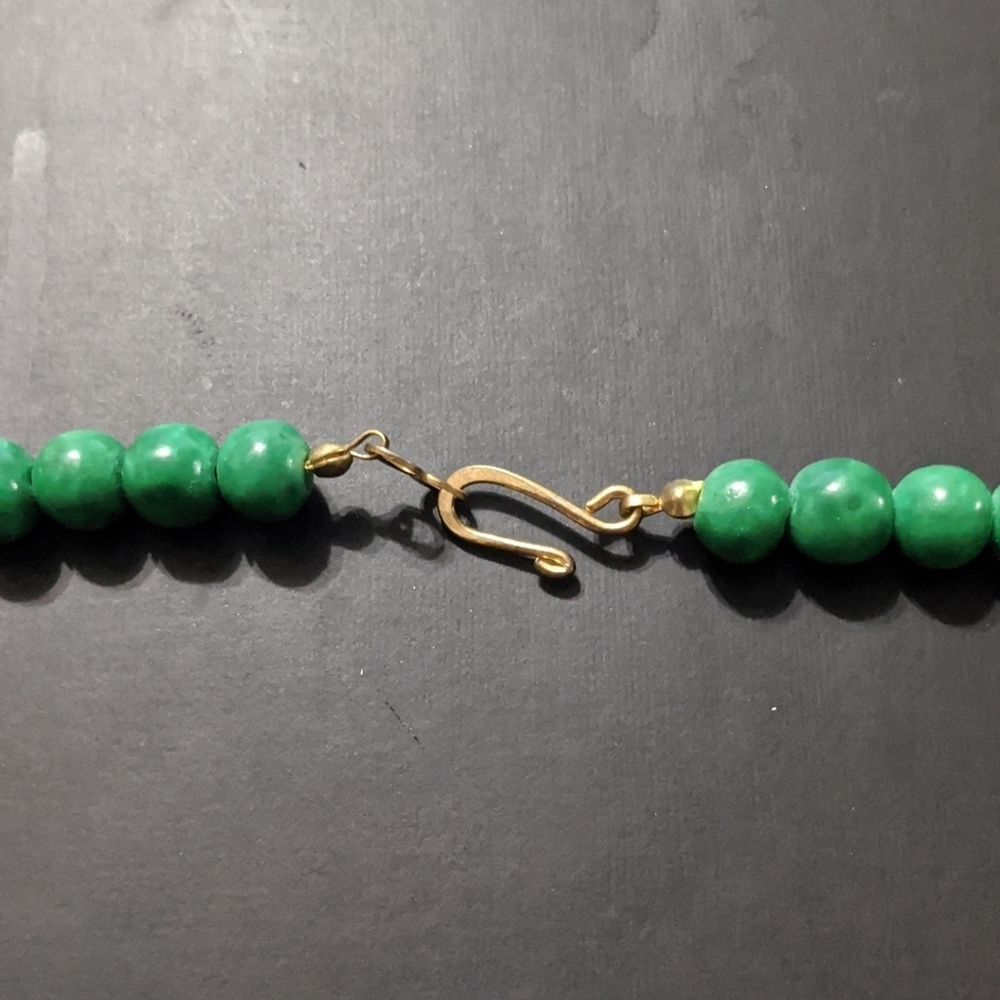 Vintage Gold Tone Green Cream Beaded Plaque Bib Style Statement Necklace - Picture 2 of 8